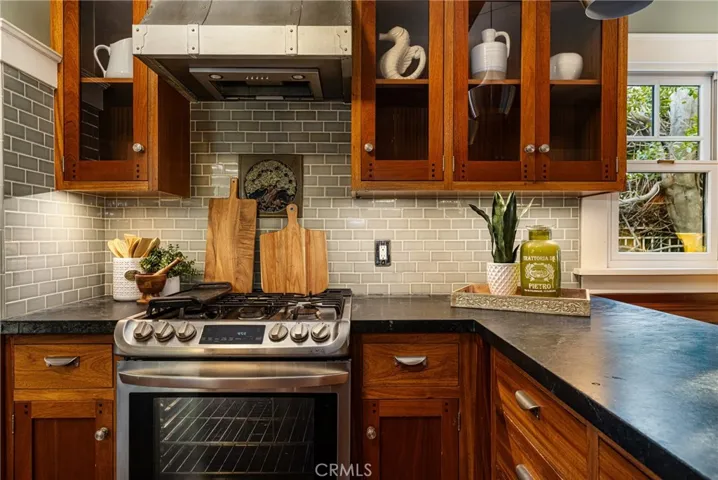 1814 N Edgemont Street, Los Angeles, California 90027