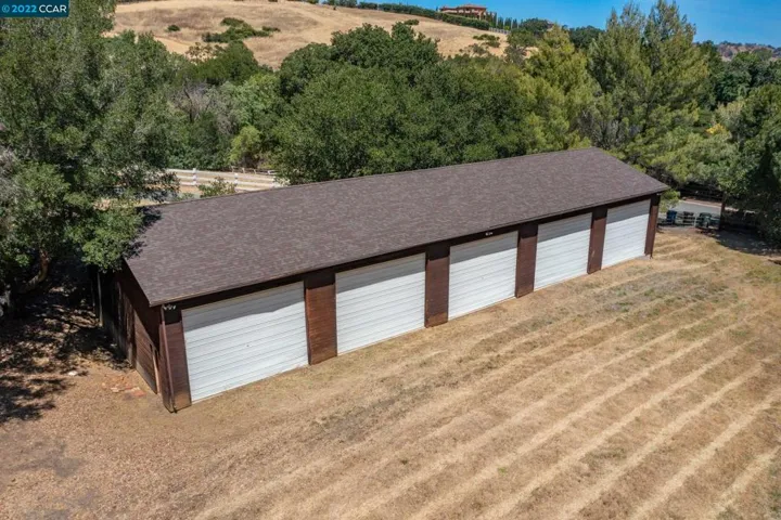 20 Car garage or stable?