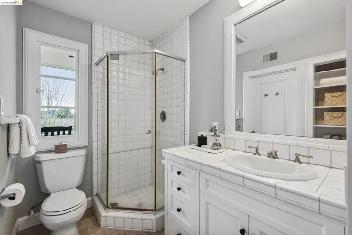 453 Wildwood Ave, Piedmont, California 94611-3819