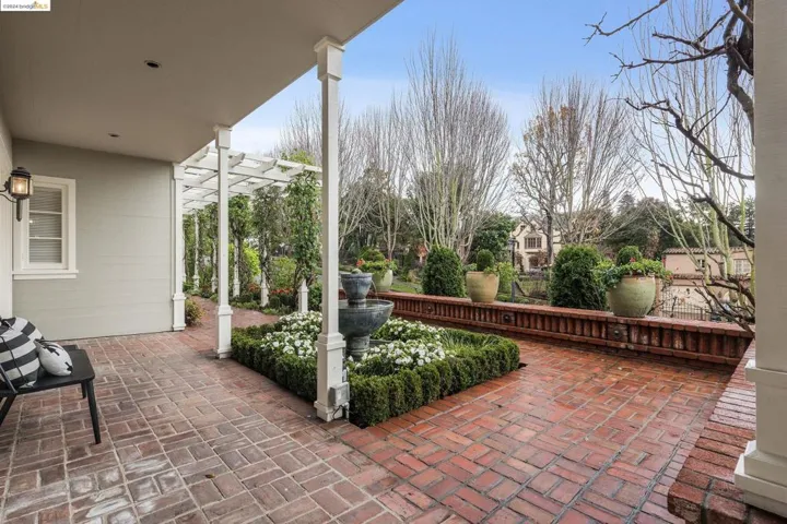453 Wildwood Ave, Piedmont, California 94611-3819