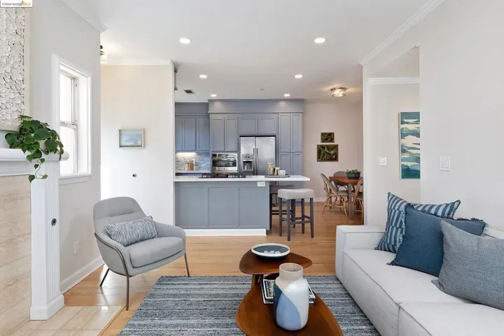 921 Leo Way, Oakland, California 94611-1959