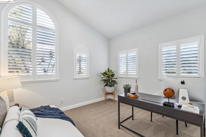 921 Leo Way, Oakland, California 94611-1959