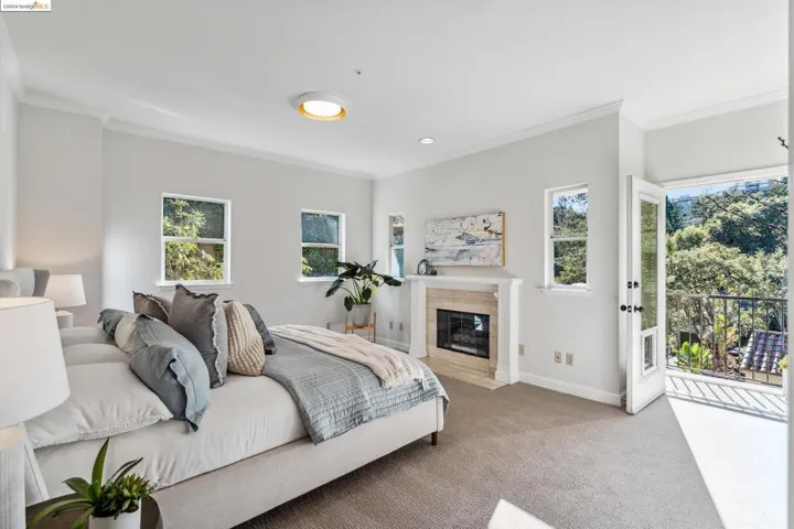 921 Leo Way, Oakland, California 94611-1959