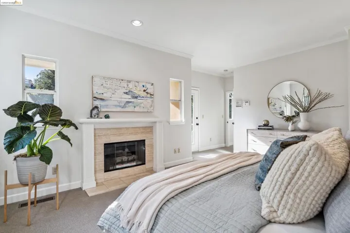 921 Leo Way, Oakland, California 94611-1959