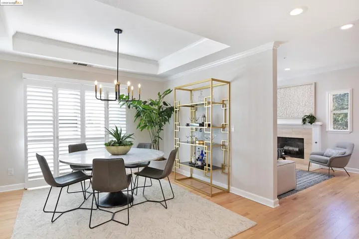 921 Leo Way, Oakland, California 94611-1959