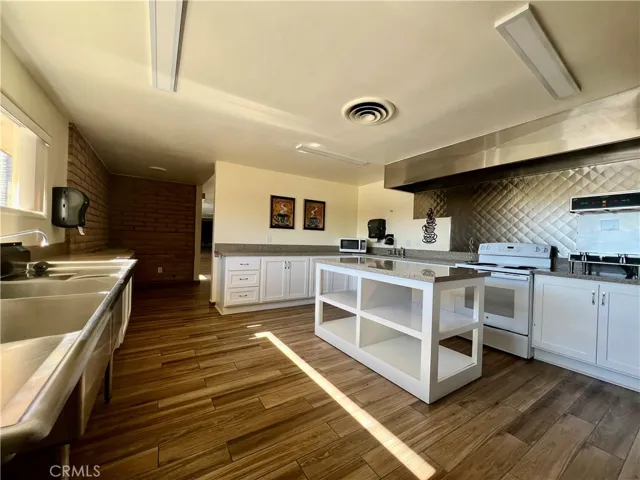 651 Santa Clara Circle, Hemet, California 92543