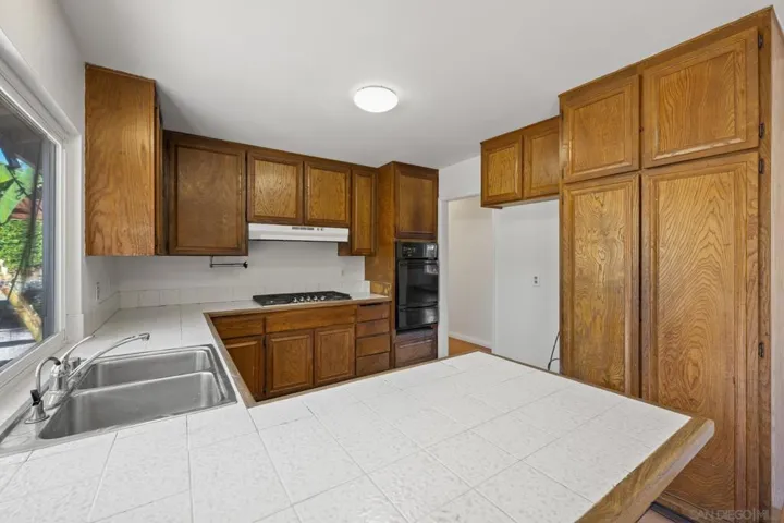 4245 La Portalada Dr, Carlsbad, California 92010