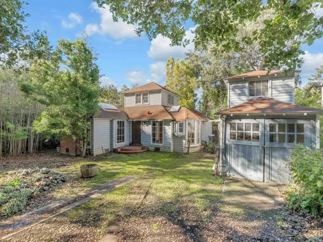 562 Irven Court, Palo Alto, California 94306