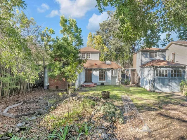 562 Irven Court, Palo Alto, California 94306