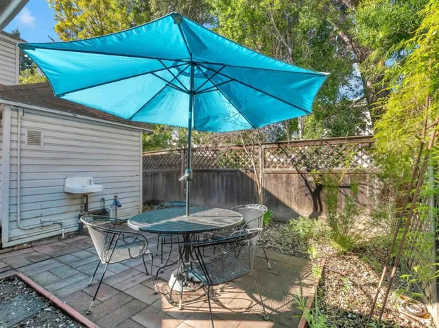 562 Irven Court, Palo Alto, California 94306