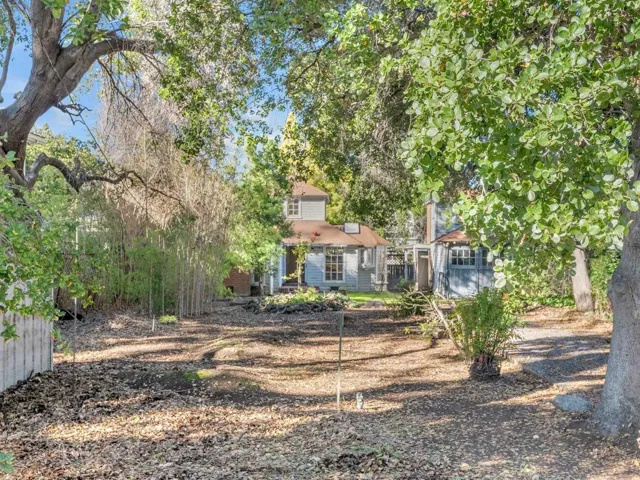 562 Irven Court, Palo Alto, California 94306