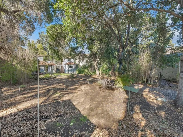 562 Irven Court, Palo Alto, California 94306