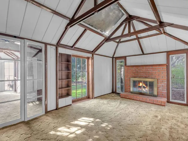 562 Irven Court, Palo Alto, California 94306