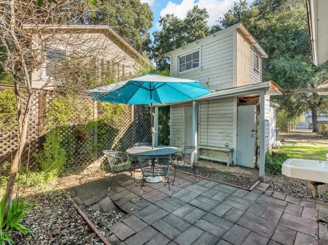 562 Irven Court, Palo Alto, California 94306