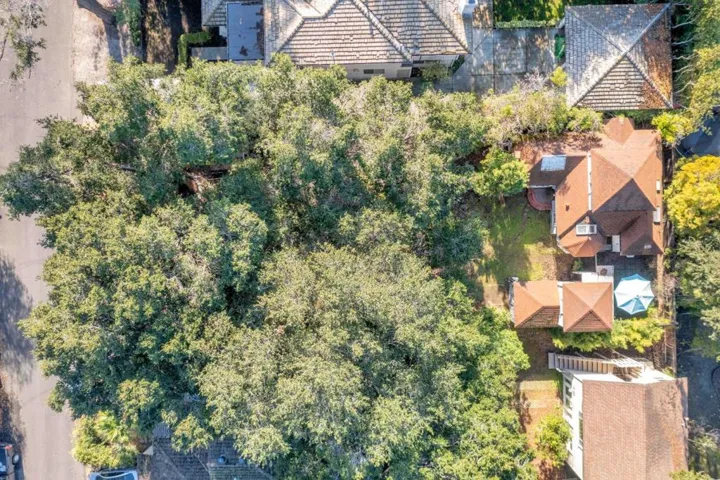 562 Irven Court, Palo Alto, California 94306