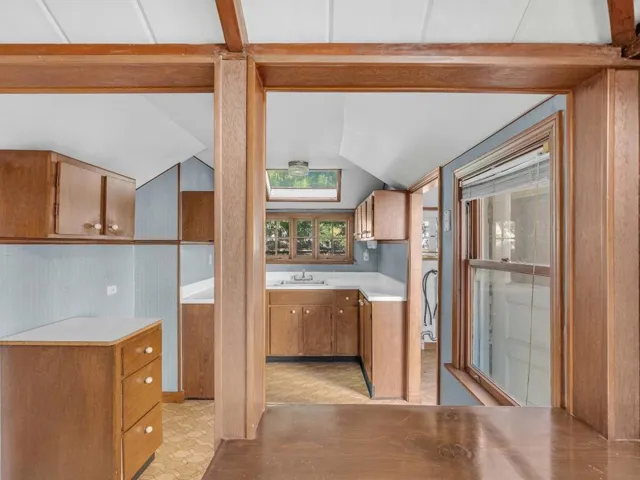 562 Irven Court, Palo Alto, California 94306