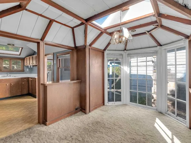 562 Irven Court, Palo Alto, California 94306