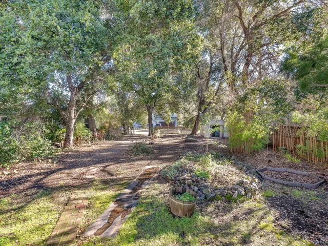 562 Irven Court, Palo Alto, California 94306