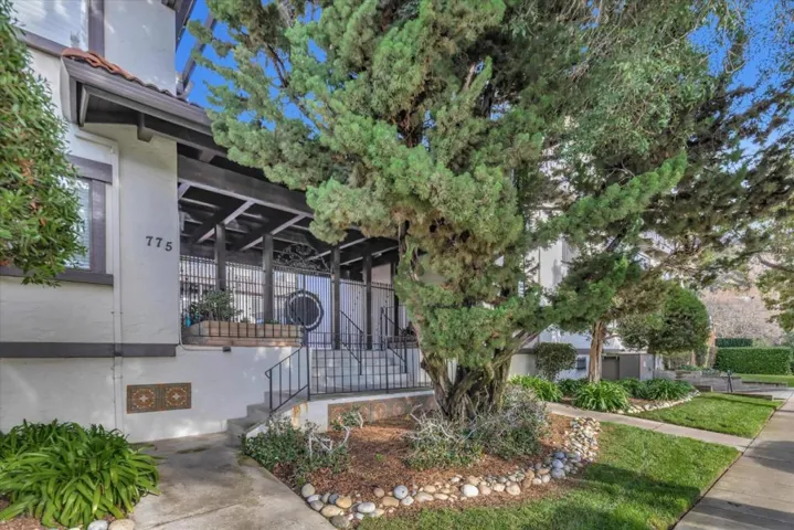 775 Chestnut Street 27, San Carlos, California 94070