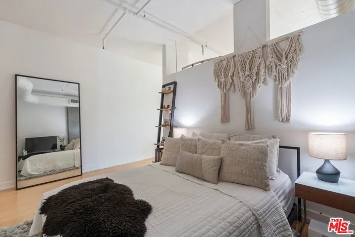 645 W 9th Street 401, Los Angeles, California 90015