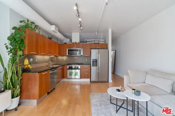645 W 9th Street 401, Los Angeles, California 90015