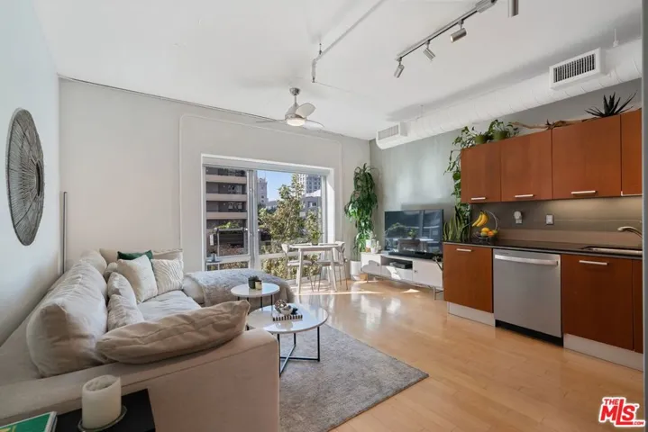 645 W 9th Street 401, Los Angeles, California 90015
