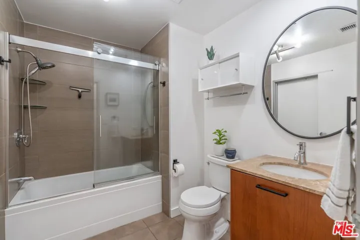 645 W 9th Street 401, Los Angeles, California 90015