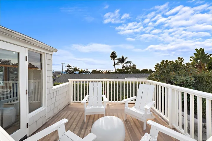 594 Brooks Street, Laguna Beach, California 92651