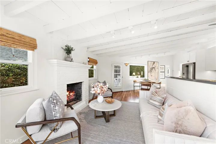 594 Brooks Street, Laguna Beach, California 92651