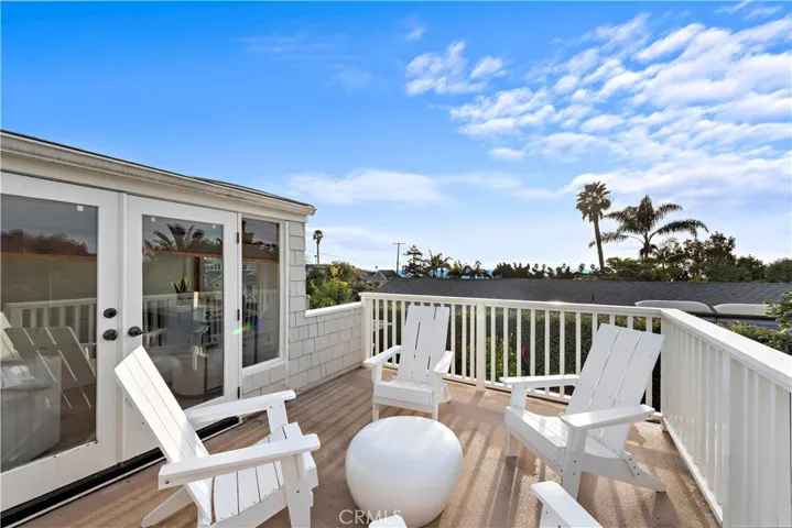 594 Brooks Street, Laguna Beach, California 92651