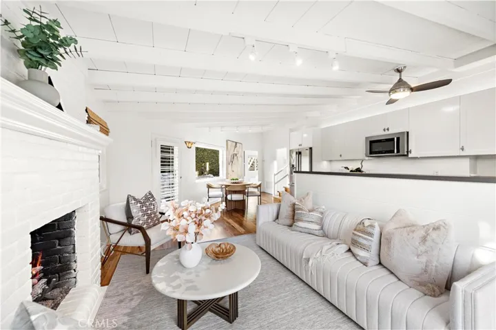 594 Brooks Street, Laguna Beach, California 92651