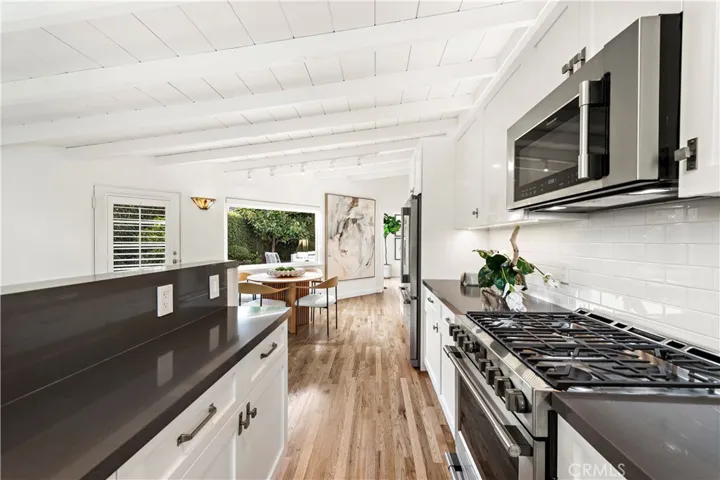 594 Brooks Street, Laguna Beach, California 92651