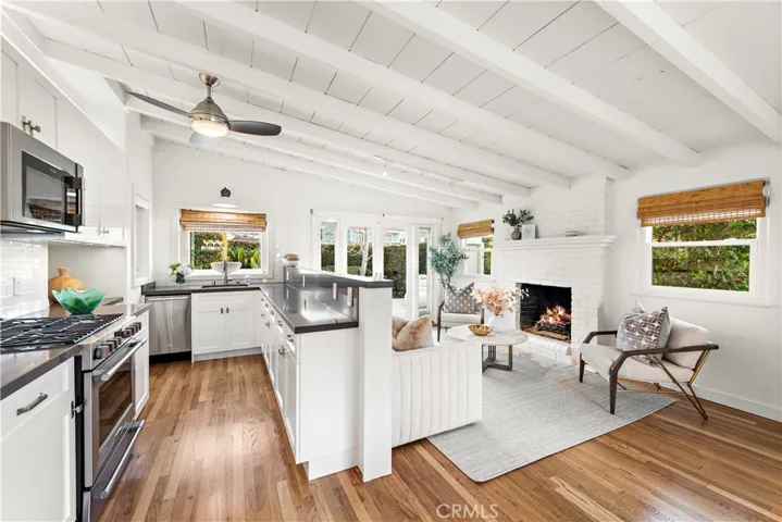 594 Brooks Street, Laguna Beach, California 92651