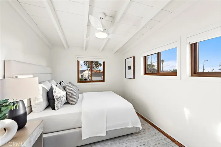 594 Brooks Street, Laguna Beach, California 92651
