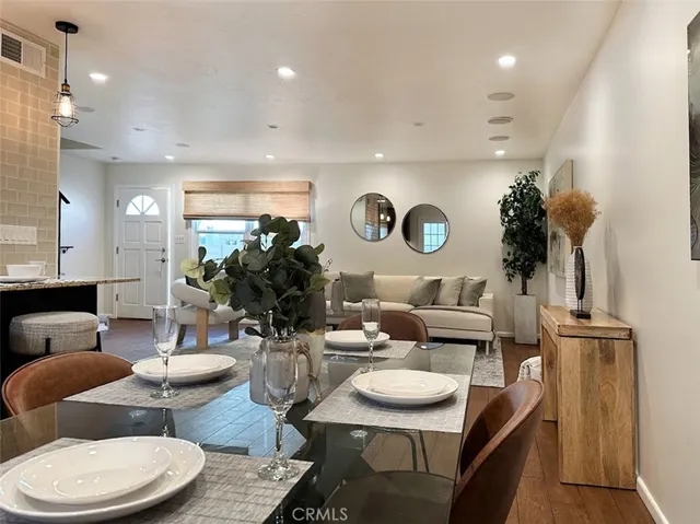 4942 Cahuenga, North Hollywood, California 91601