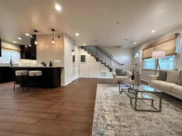 4942 Cahuenga, North Hollywood, California 91601