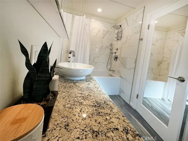 4942 Cahuenga, North Hollywood, California 91601