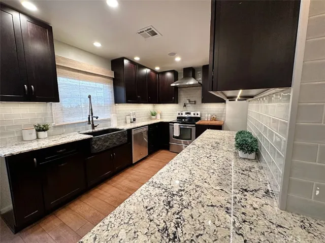 4942 Cahuenga, North Hollywood, California 91601