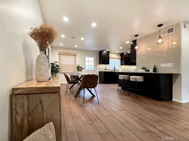 4942 Cahuenga, North Hollywood, California 91601