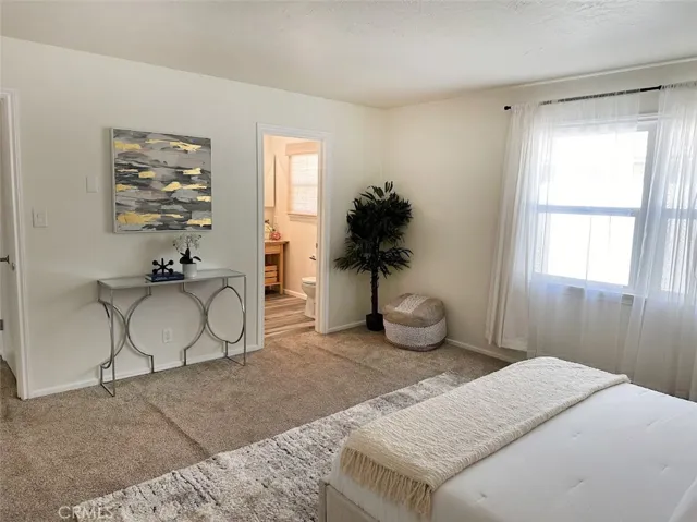 4942 Cahuenga, North Hollywood, California 91601