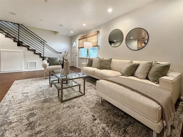 4942 Cahuenga, North Hollywood, California 91601