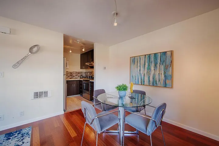 566 Vista Avenue, Palo Alto, California 94306