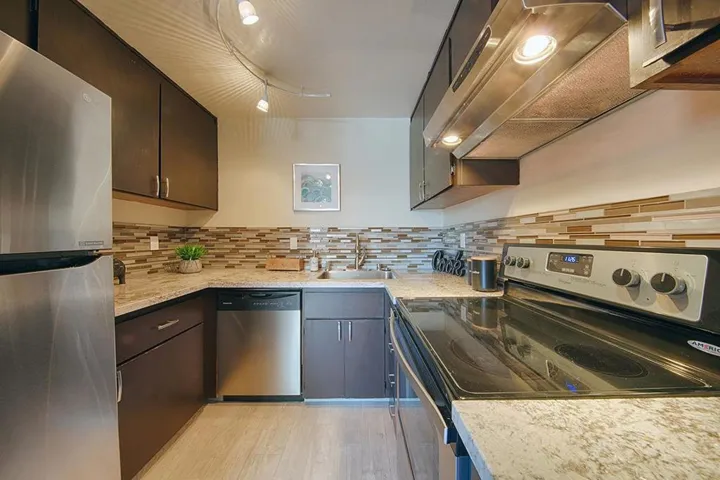 566 Vista Avenue, Palo Alto, California 94306