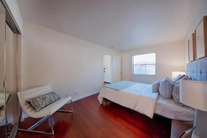 566 Vista Avenue, Palo Alto, California 94306