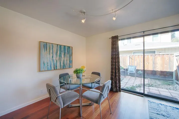 566 Vista Avenue, Palo Alto, California 94306