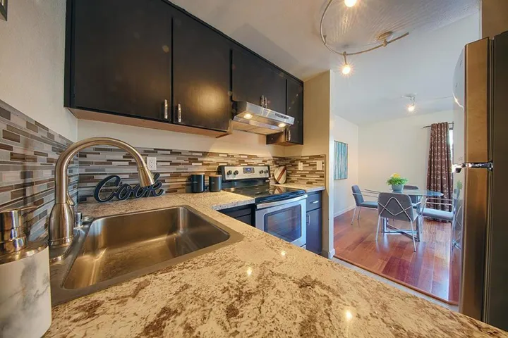 566 Vista Avenue, Palo Alto, California 94306