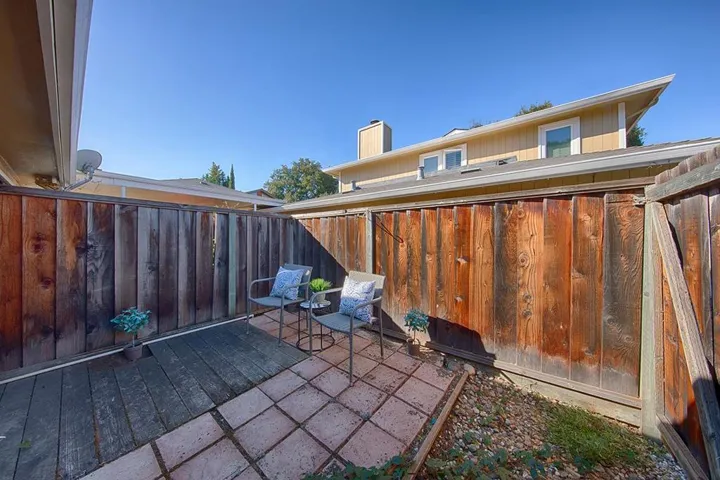 566 Vista Avenue, Palo Alto, California 94306