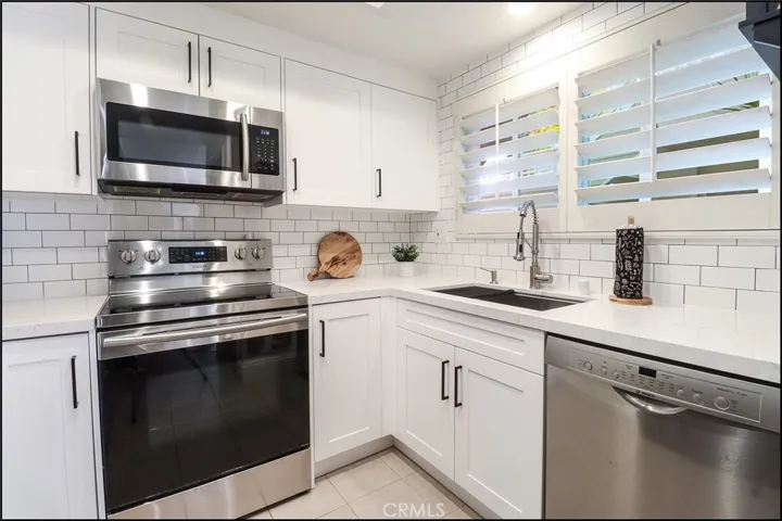 4 Stoneglen 75, Aliso Viejo, California 92656