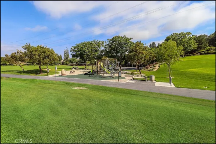 4 Stoneglen 75, Aliso Viejo, California 92656
