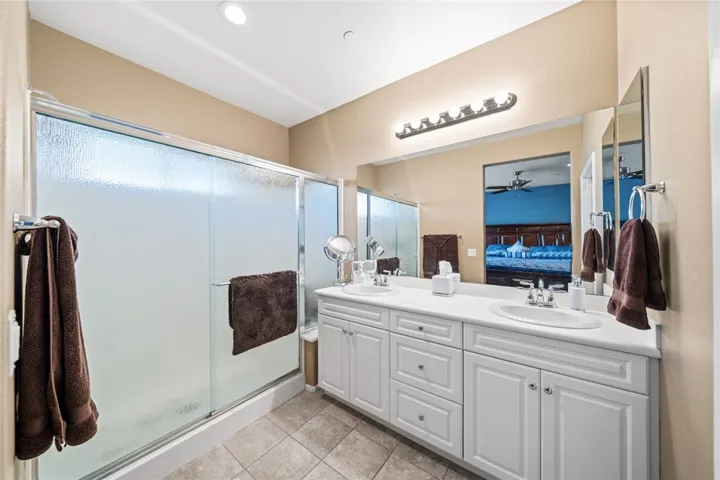 Main Bathroom 2